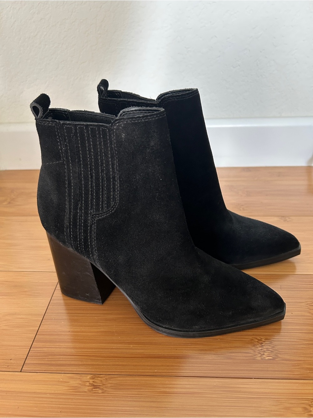 Marc Fisher Black Suede Pointed Toe Ankle Booties Size 5.5 Block Heel Minimalist